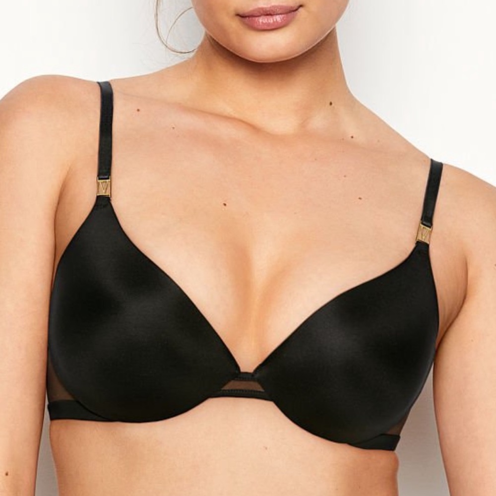 Victoria’s Secret Push Up Plunge Bra